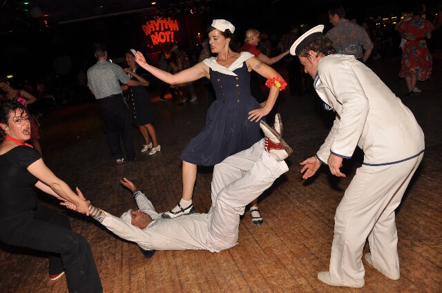 min 2009 11 22 riot 518